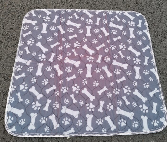 PESTÄVÄ, liukumisestopohja PISSA-ALUSTA, 60cm*60cm